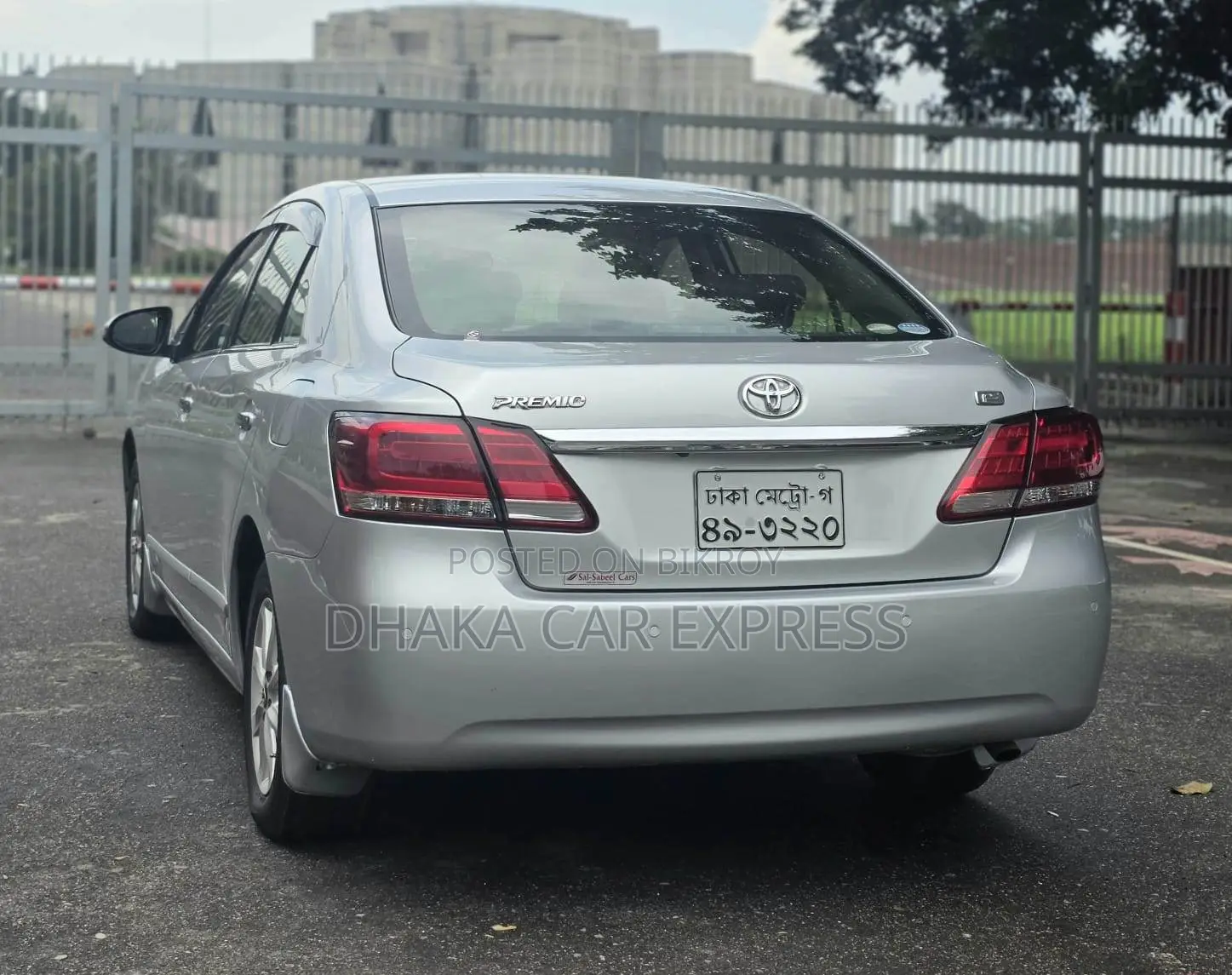 Toyota Premio 2017 Silver
