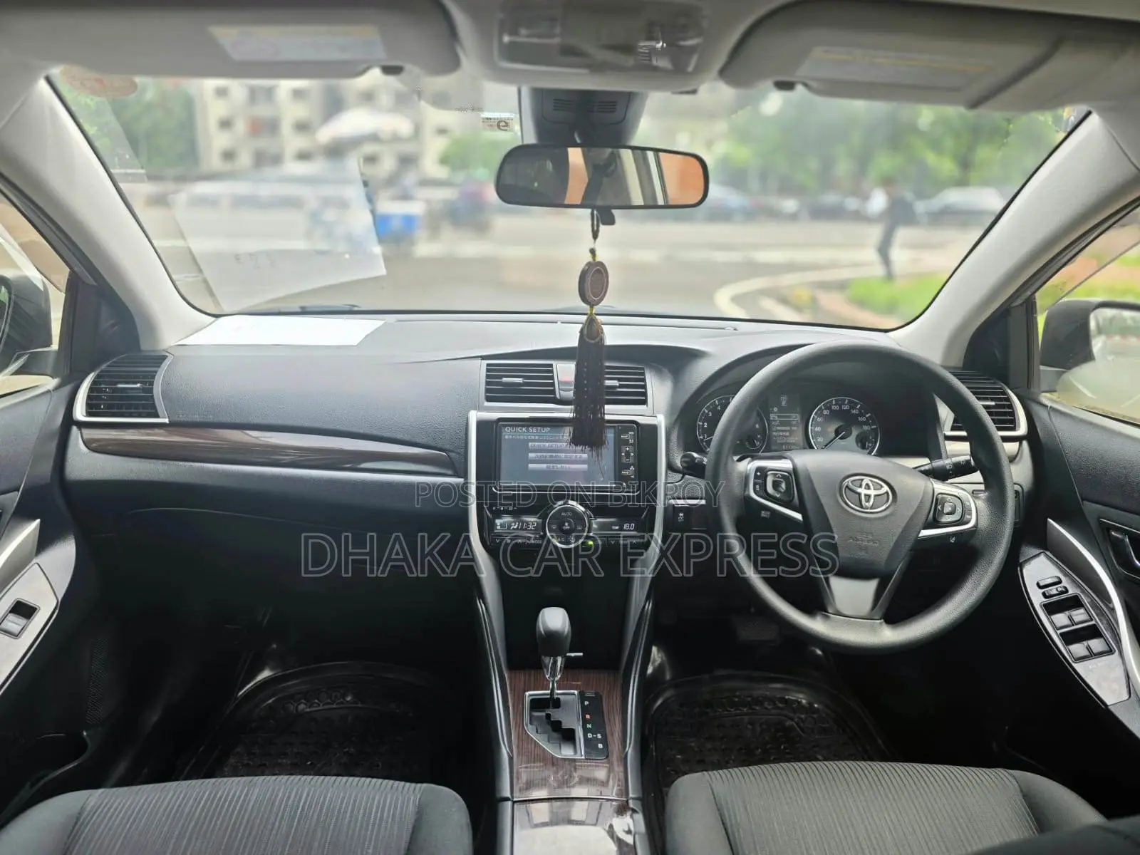 Toyota Premio 2017 Silver