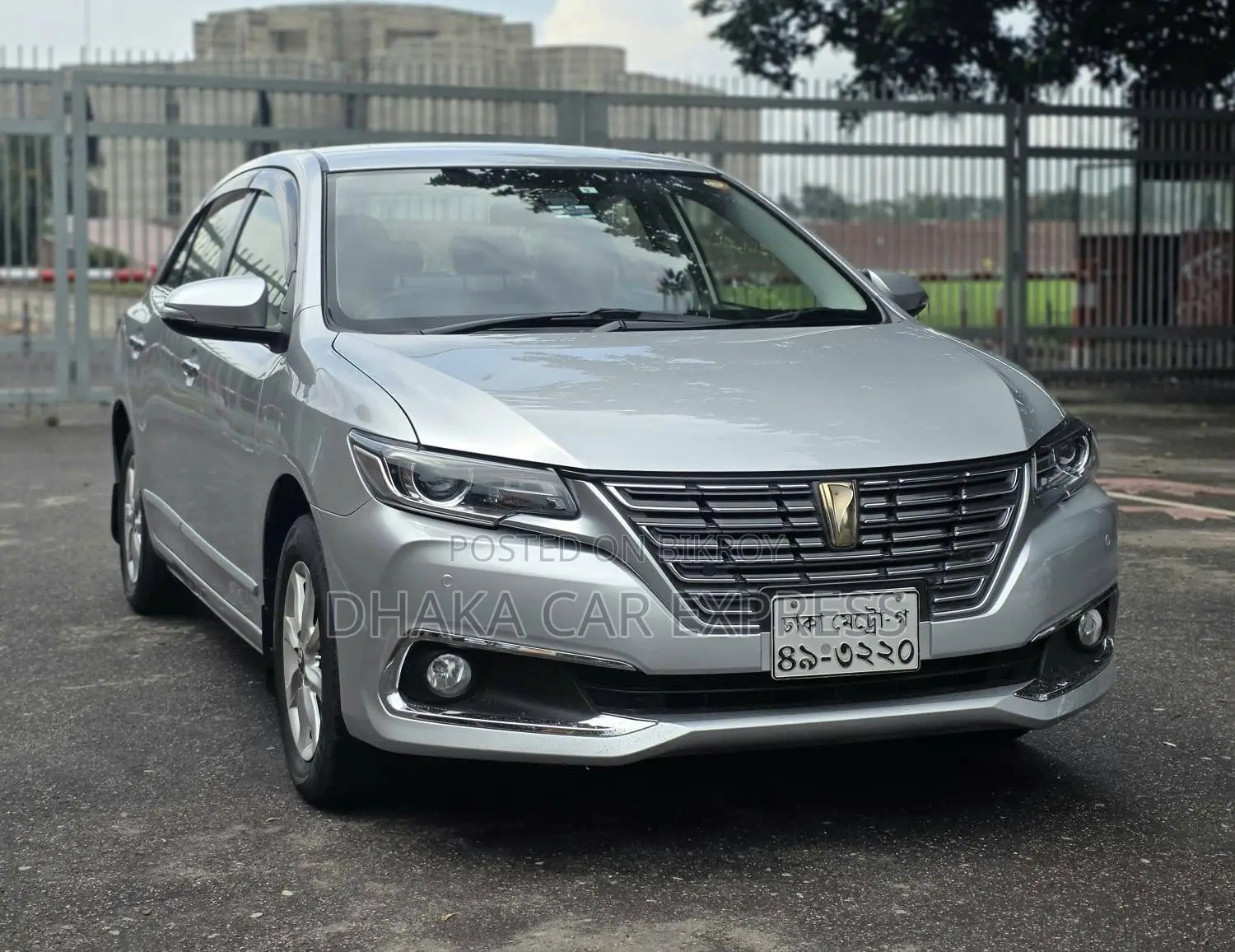 Toyota Premio 2017 Silver