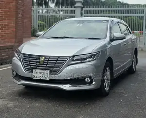 Toyota Premio 2017 Silver