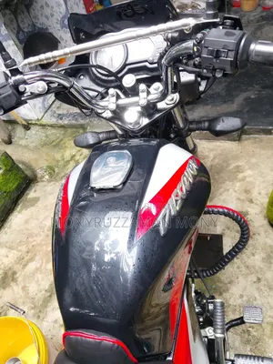 বাজাজ ডিসকভার ১২৫ ২০২৪ রেড