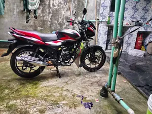বাজাজ ডিসকভার ১২৫ ২০২৪ রেড