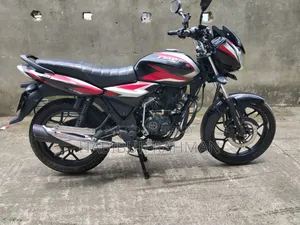বাজাজ ডিসকভার ১২৫ ২০২১ কালো