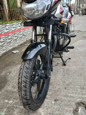 বাজাজ ডিসকভার ১২৫ ২০২১ কালো