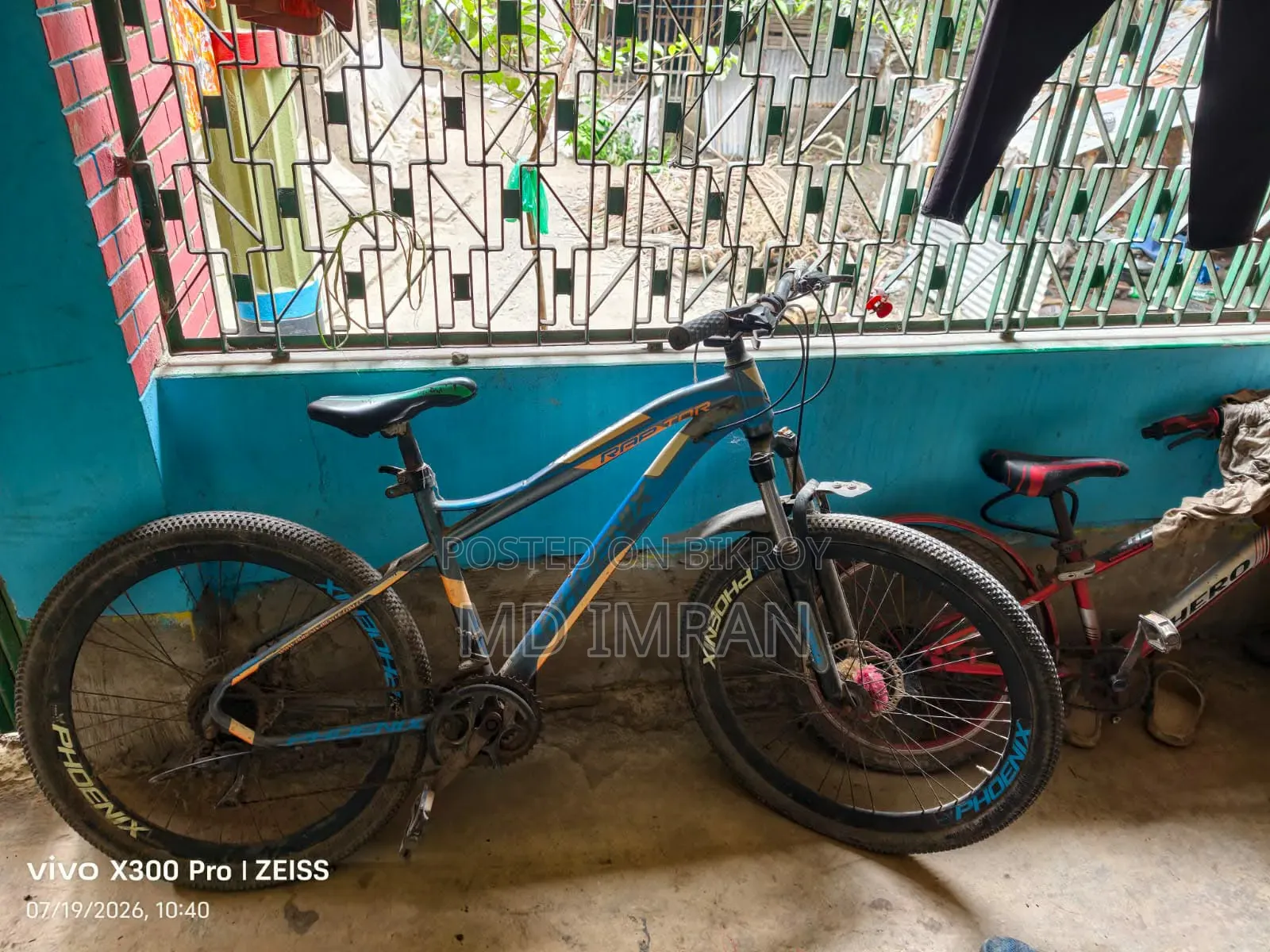 The bicycle is good and in completely fresh condition, please contact if you want to buy