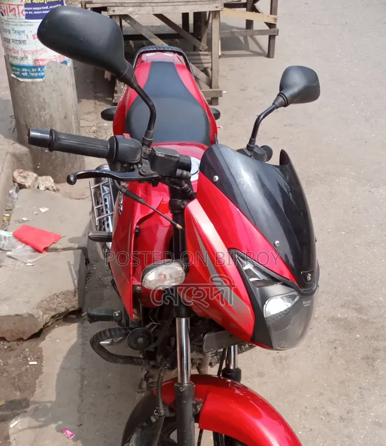বাজাজ পালসার ১৫০ ২০১৮ লাল