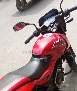 বাজাজ পালসার ১৫০ ২০১৮ লাল