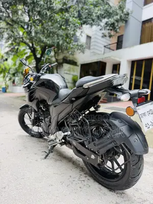 ইয়ামাহা এফজেড ২০২৬ কালো