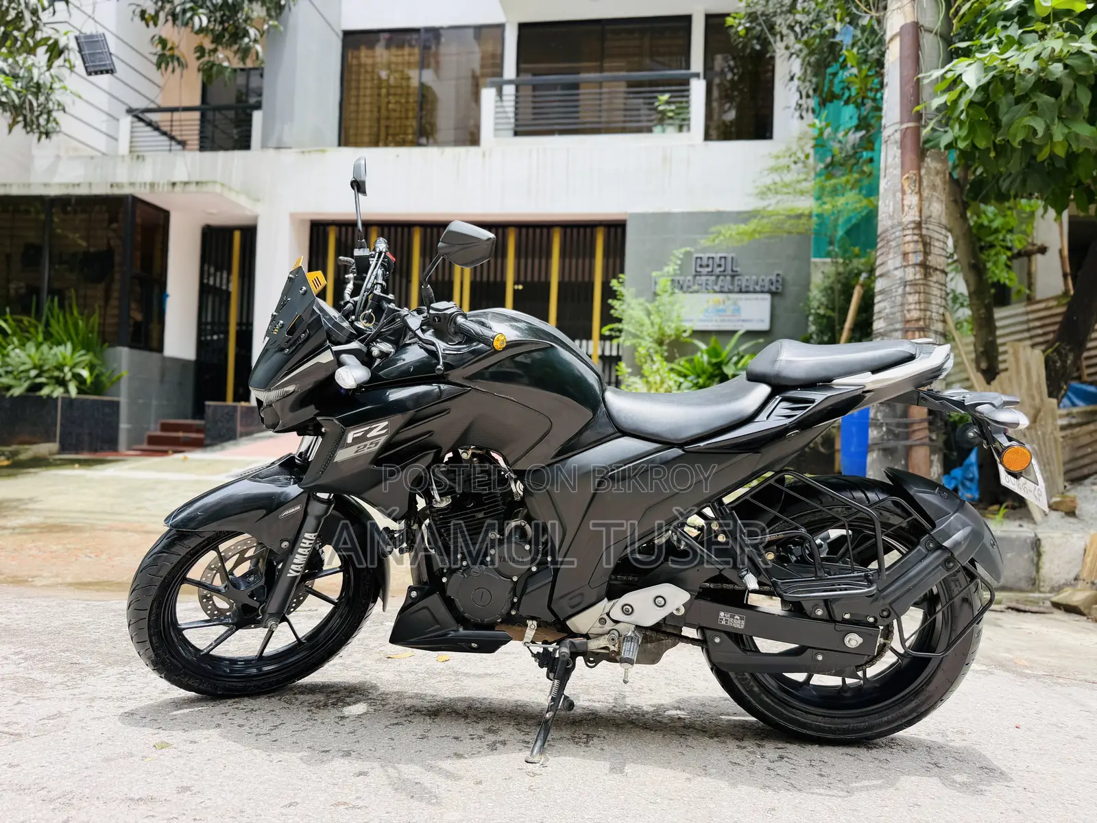 ইয়ামাহা এফজেড ২০২৬ কালো