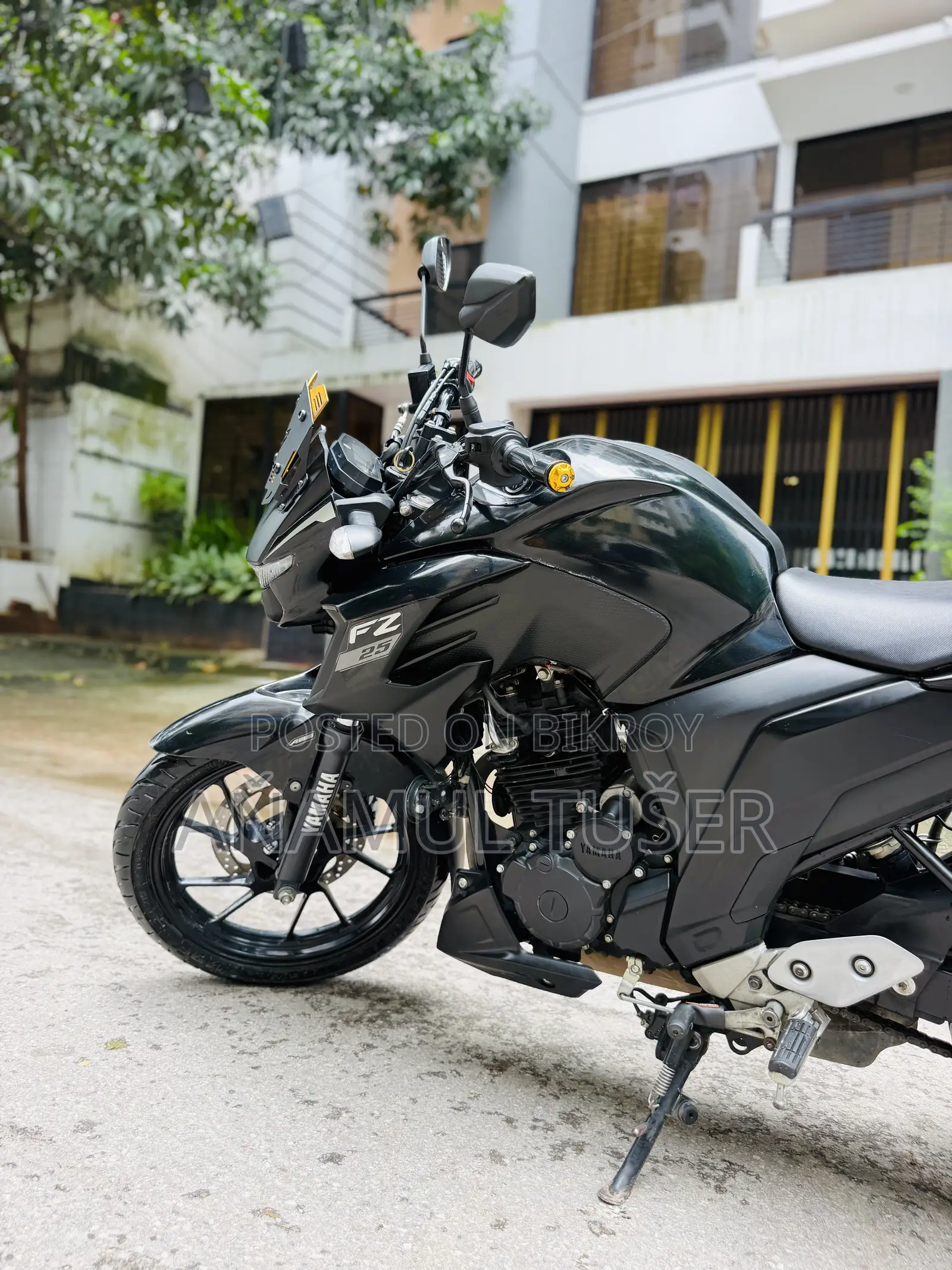 ইয়ামাহা এফজেড ২০২৬ কালো
