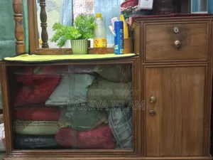 ড্রেসিং টেবিল