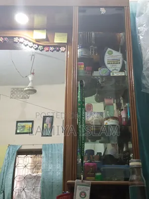 ড্রেসিং টেবিল