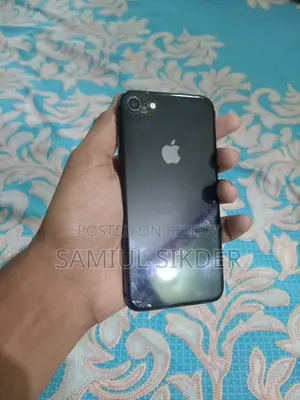 অ্যাপল আইফোন ৮ ৬৪ জিবি কালো
