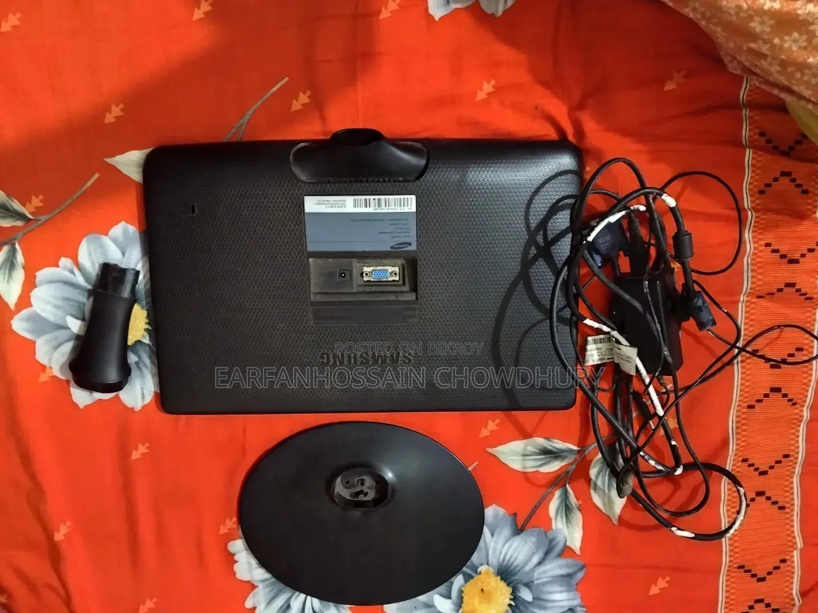 Monitor 16 Inch; Brand - Samsung