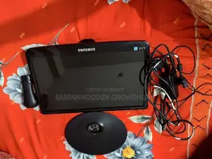Monitor 16 Inch; Brand - Samsung