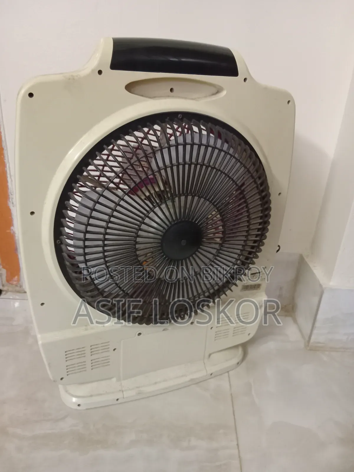 Charger Fan or Table Fan