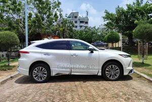 টয়োটা হ্যারিয়ার ২০২১ পার্ল