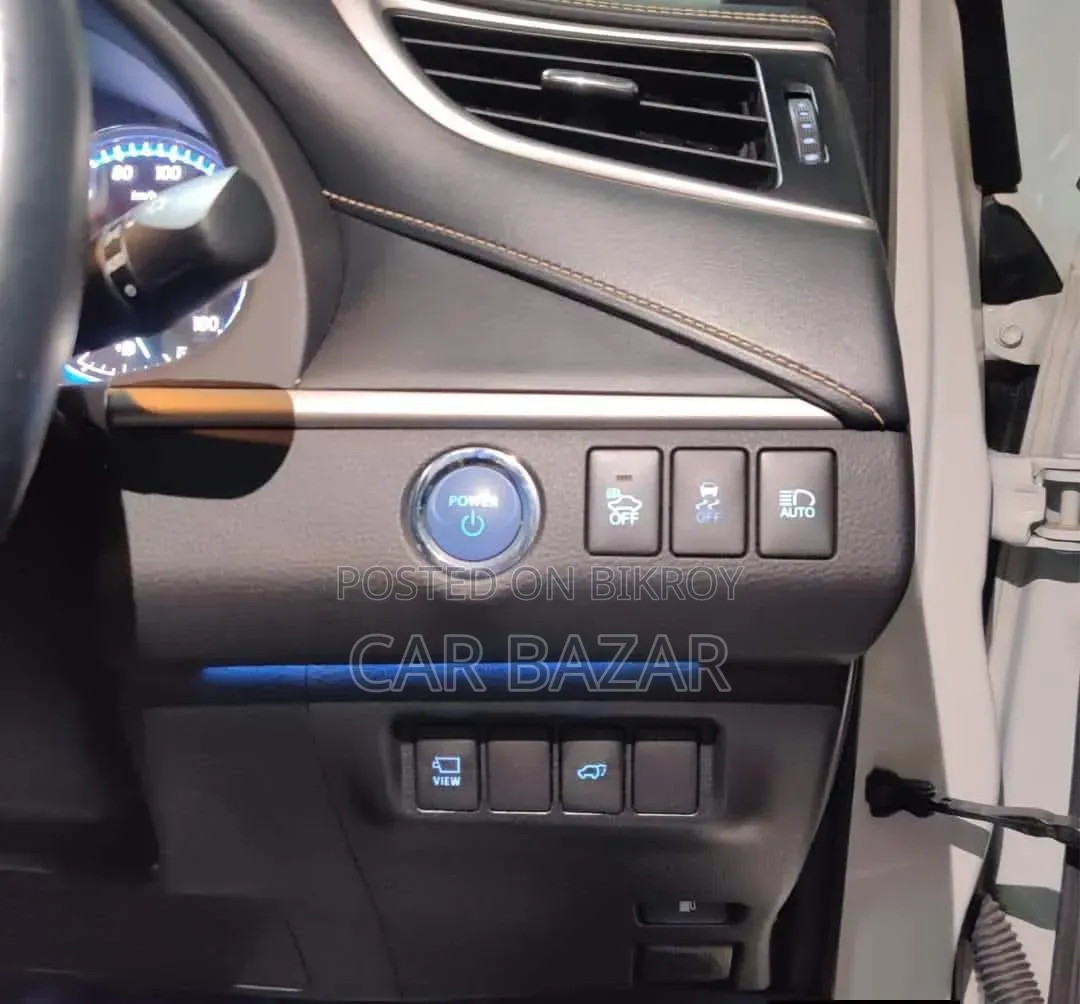 Toyota Harrier Hybrid Progress 2015 White