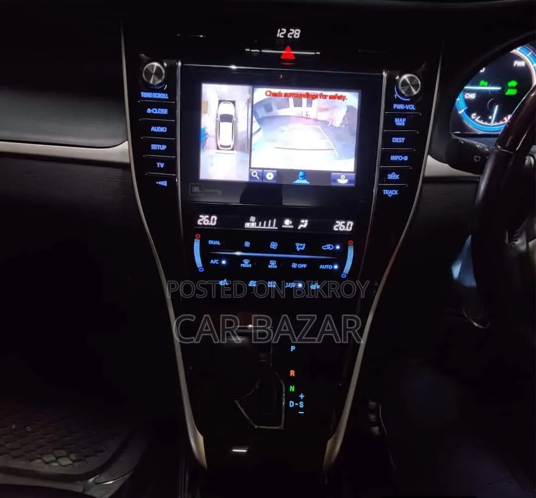 Toyota Harrier Hybrid Progress 2015 White