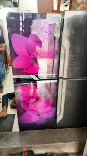 223 Liters running Walton fridge for sale.