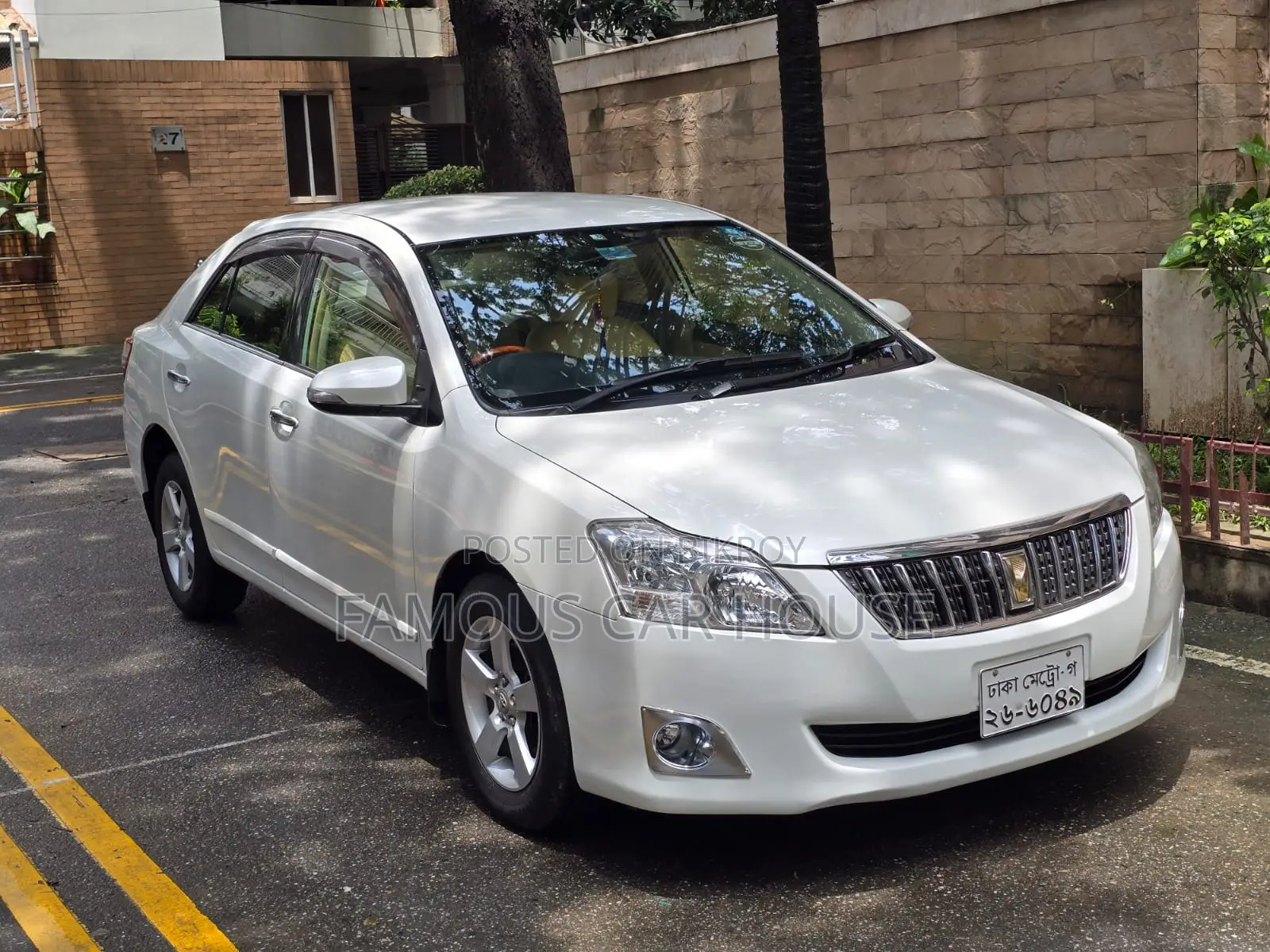 Toyota Premio 1.5 Front-Wheel Drive 2013 Pearl