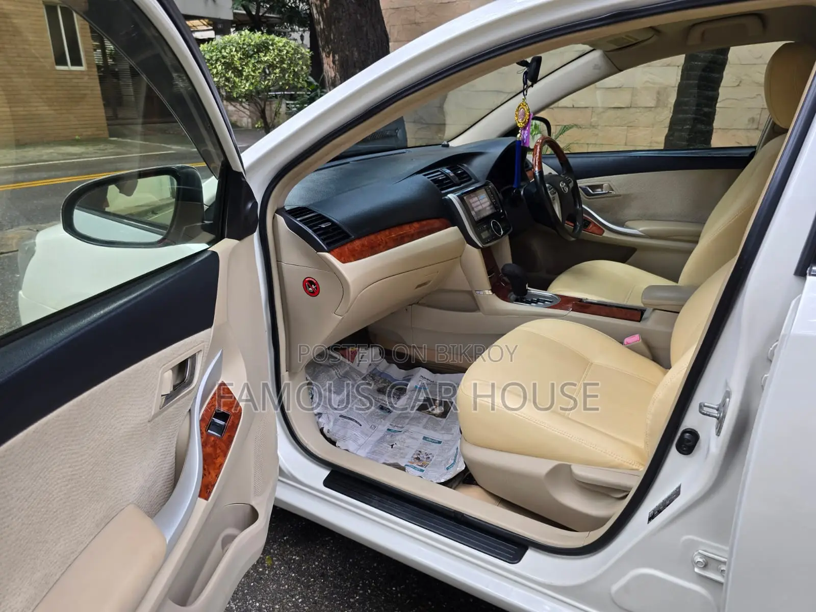 Toyota Premio 1.5 Front-Wheel Drive 2013 Pearl