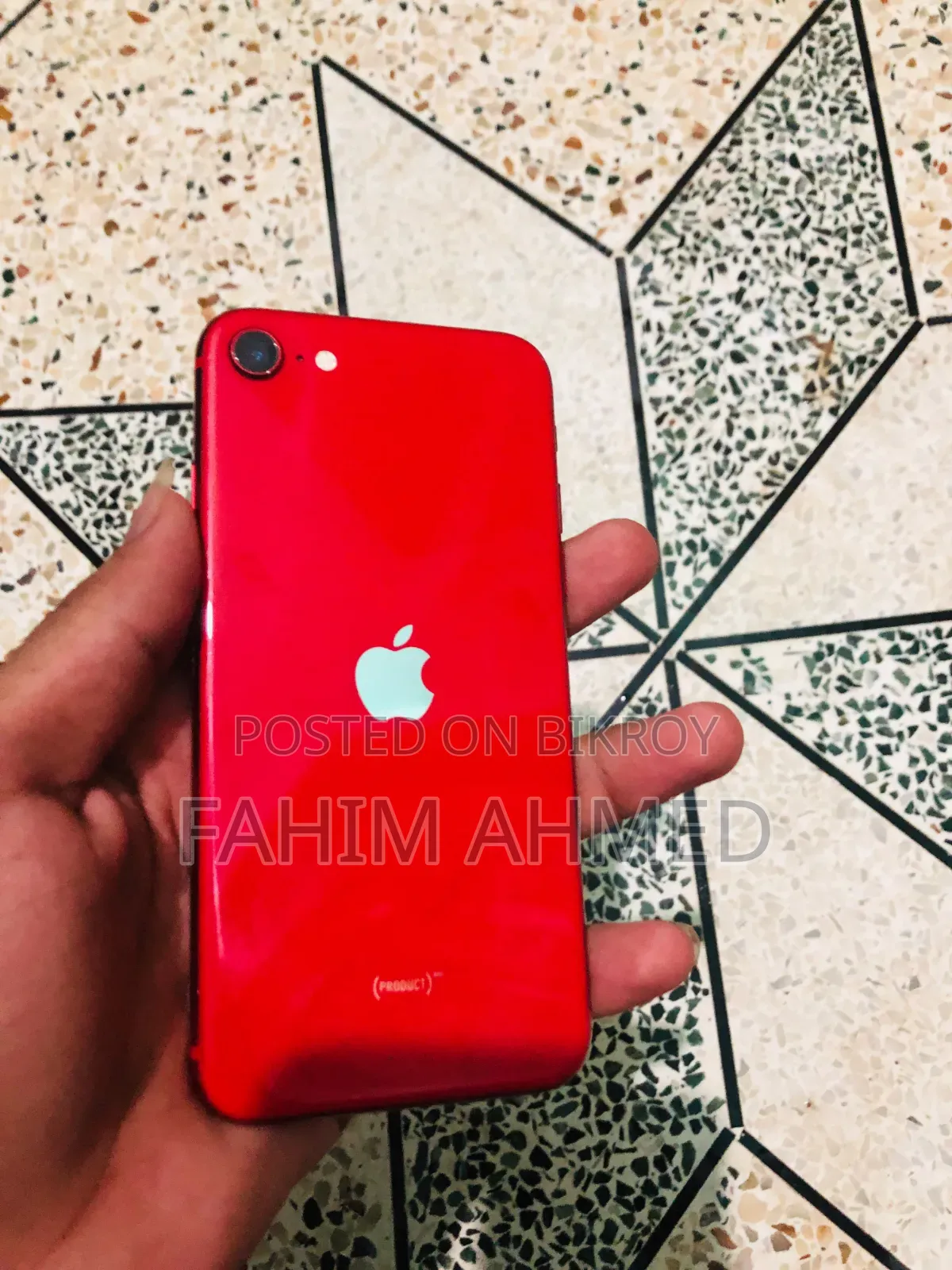 অ্যাপল আইফোন এসই ৬৪ জিবি রেড