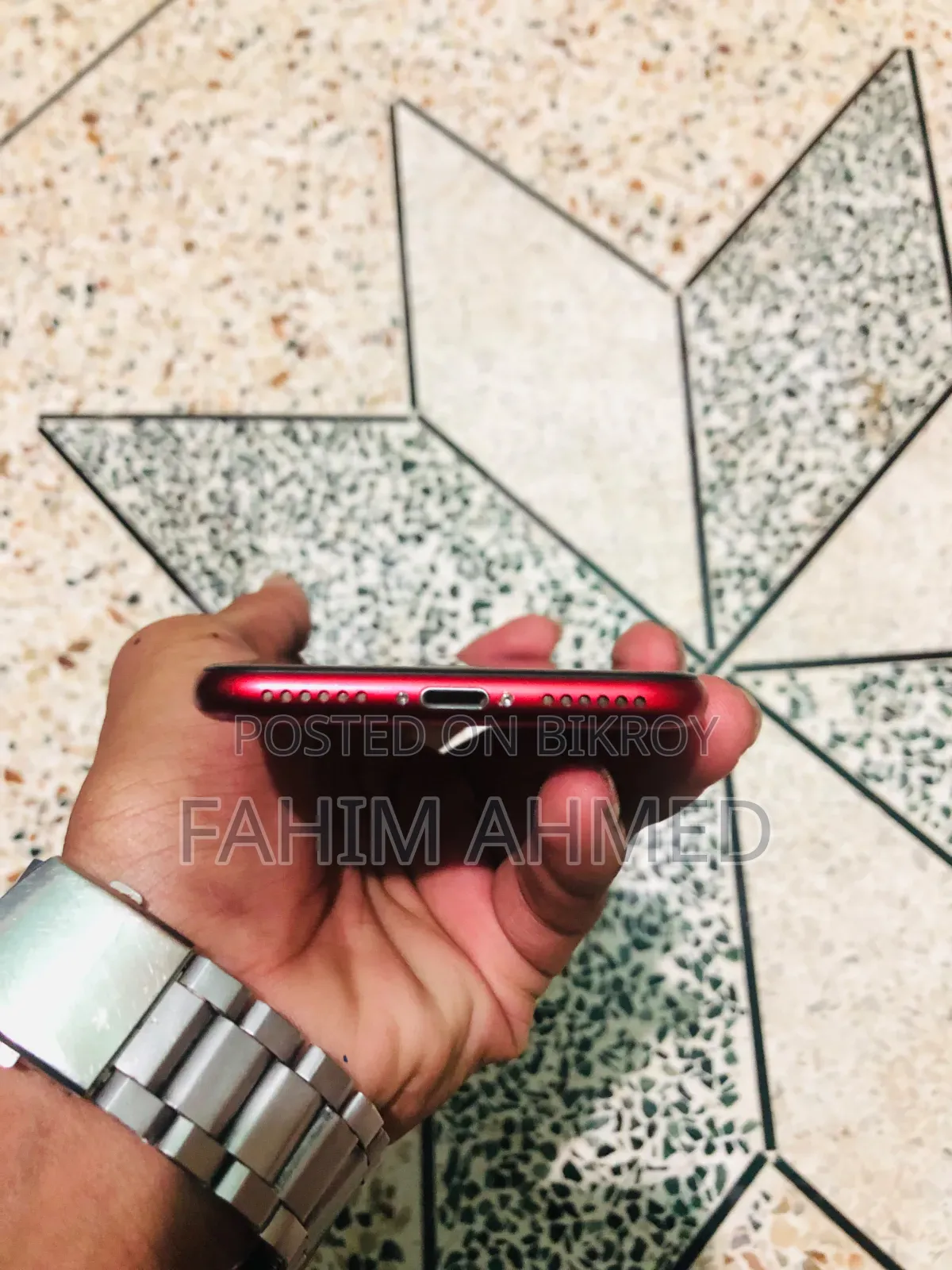 অ্যাপল আইফোন এসই ৬৪ জিবি রেড