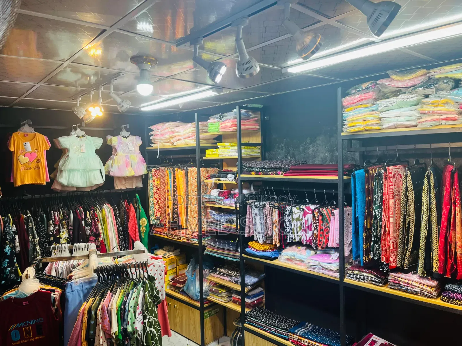 Running clothing showroom for sale