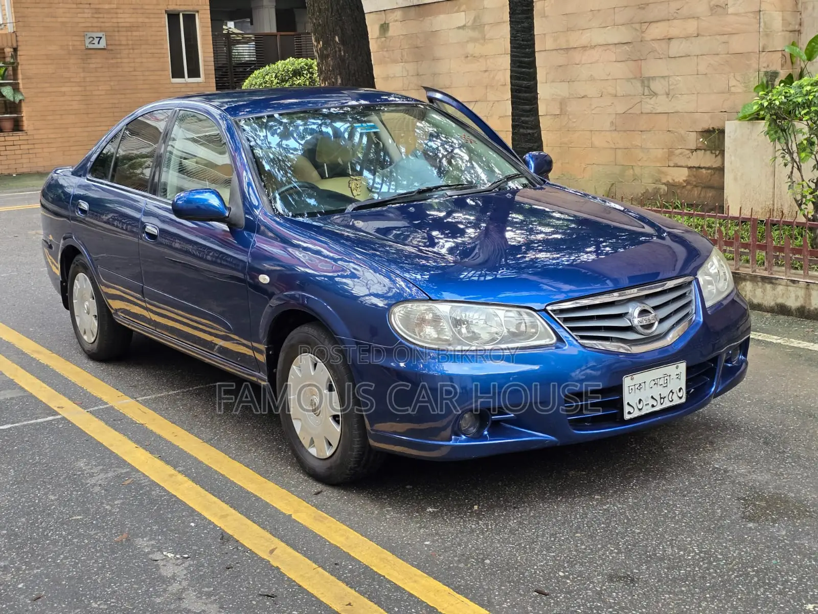 Nissan Sunny 2012 Blue