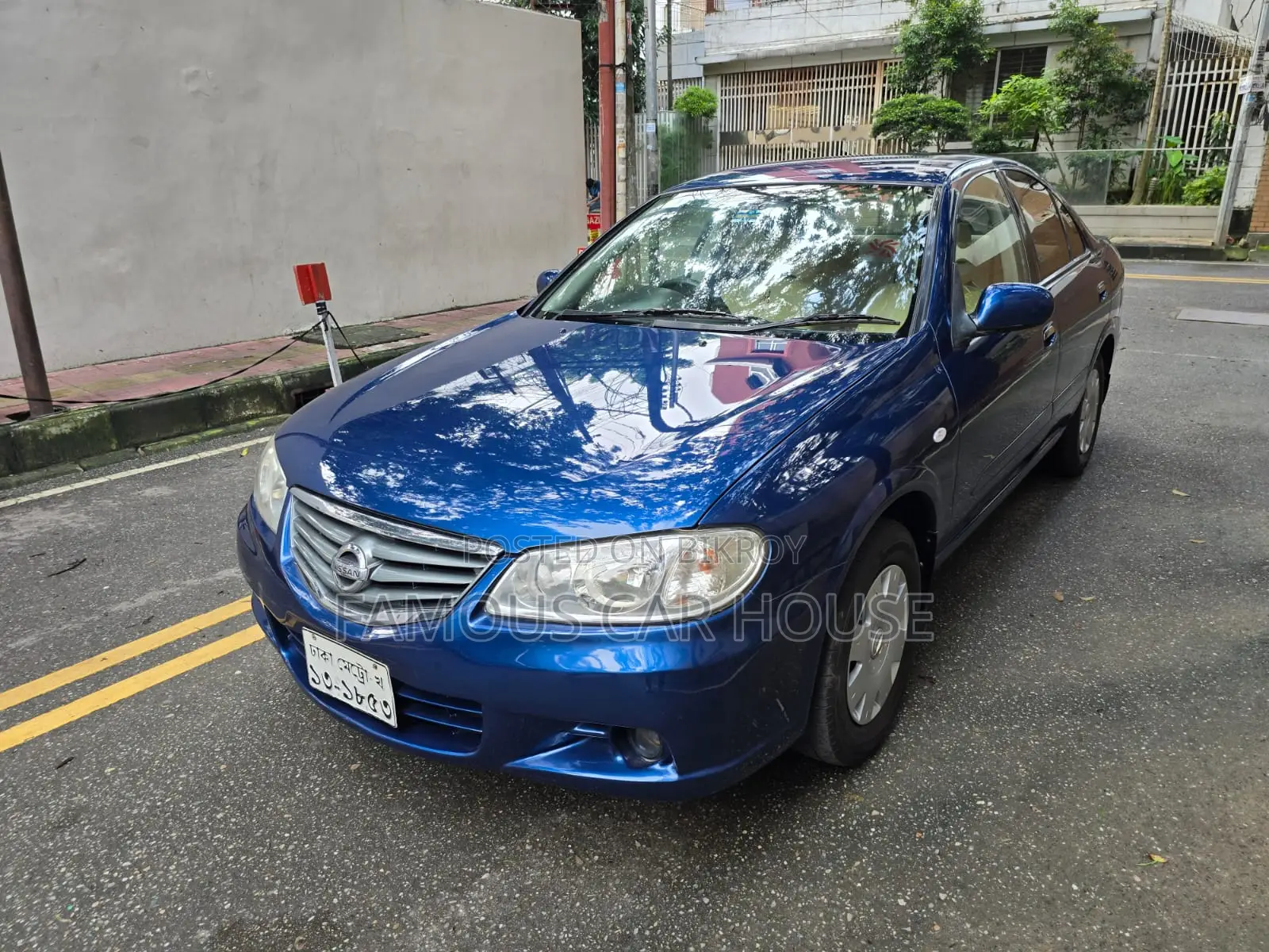 Nissan Sunny 2012 Blue