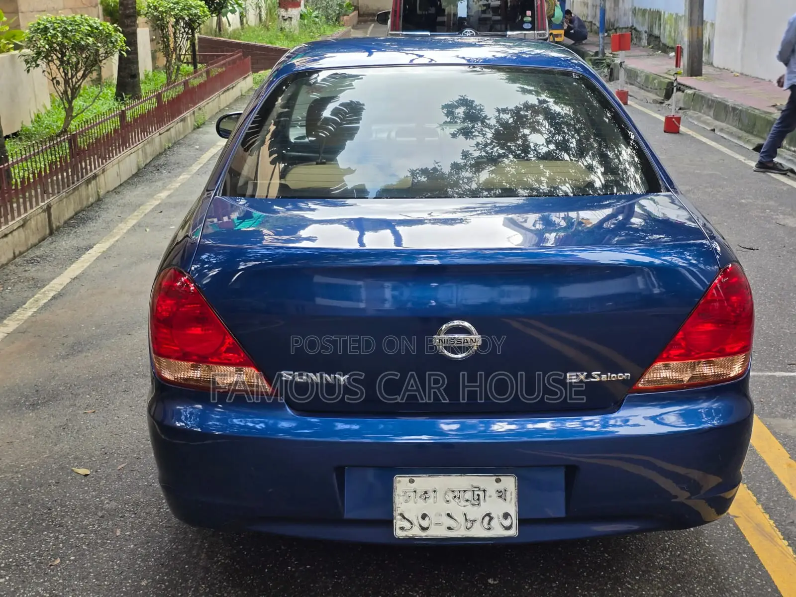 Nissan Sunny 2012 Blue