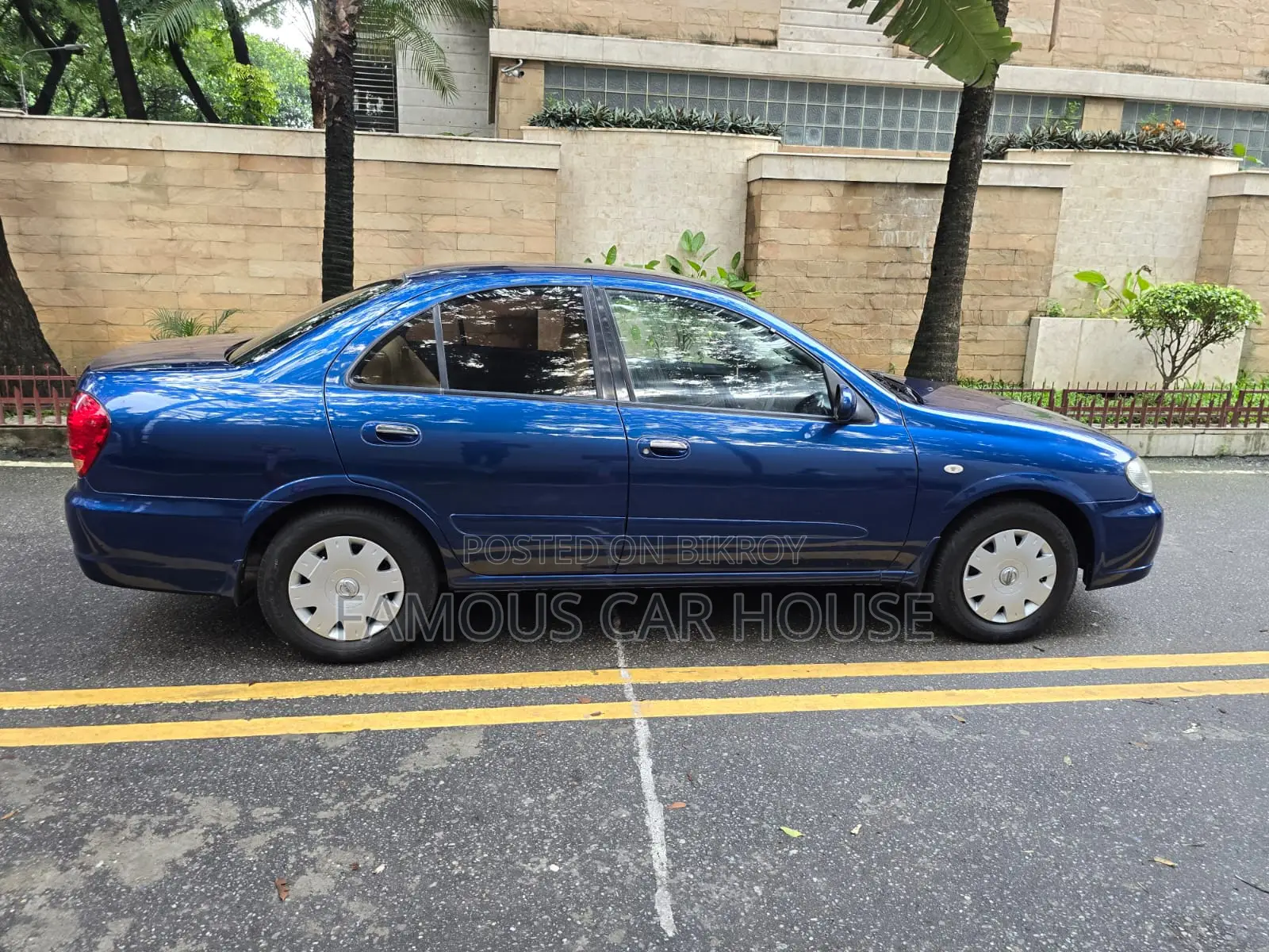 Nissan Sunny 2012 Blue