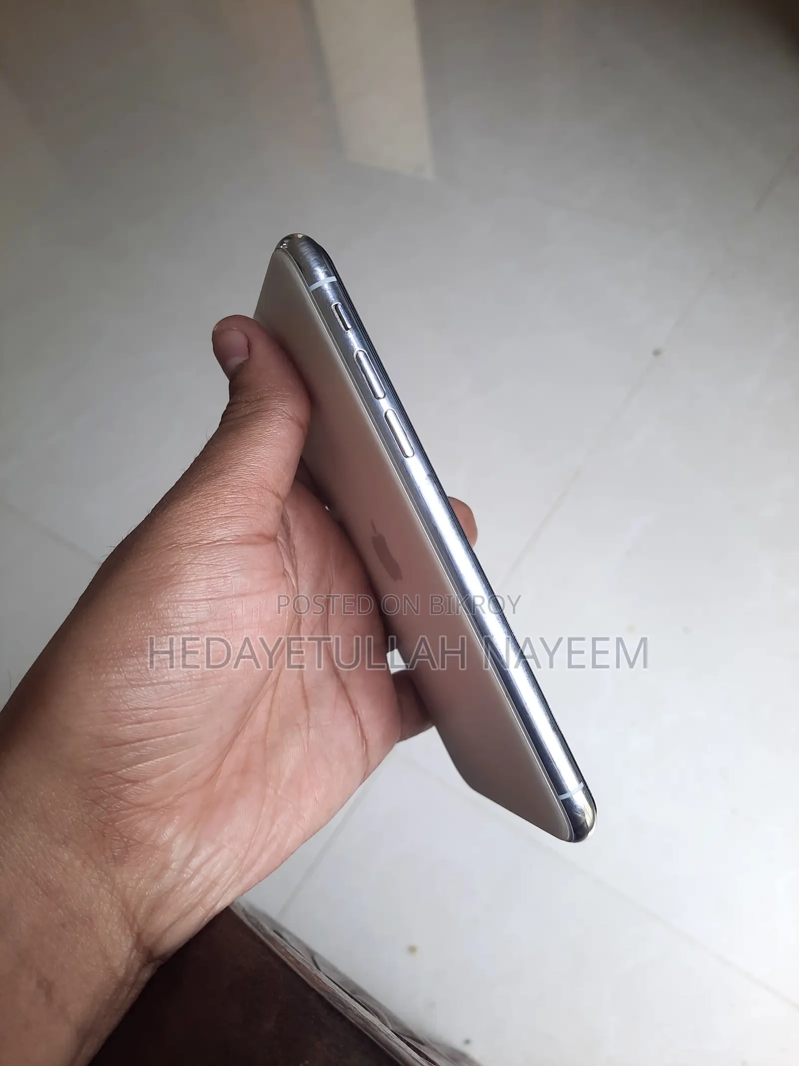 অ্যাপল আইফোন এক্সএস ৬৪ জিবি হোয়াইট