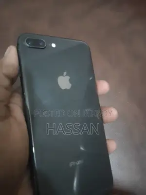 অ্যাপল আইফোন ৮ প্লাস ৬৪ জিবি কালো