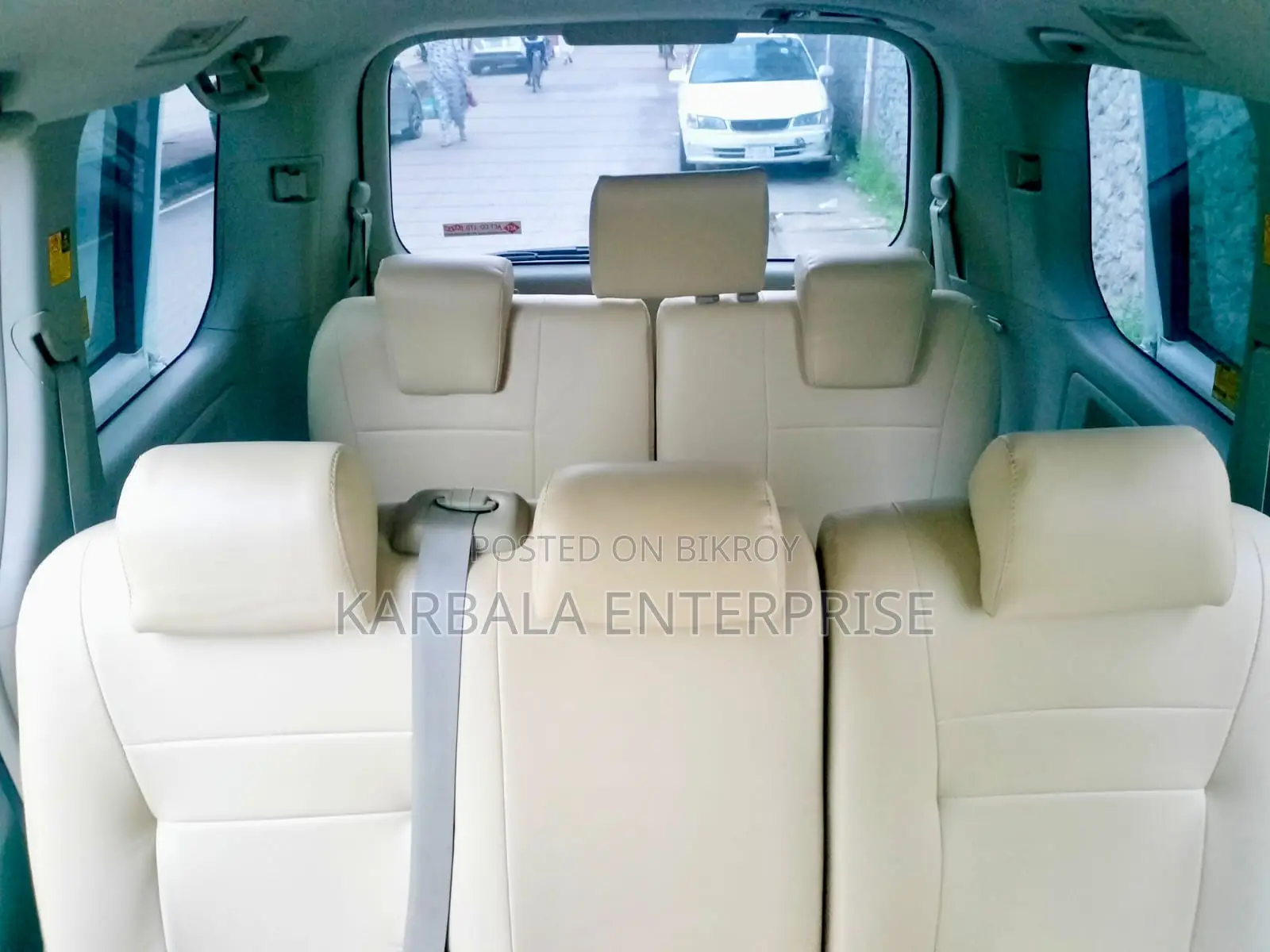 Toyota Noah 2.0 143hp FWD (8 Seater) 2011 Pearl