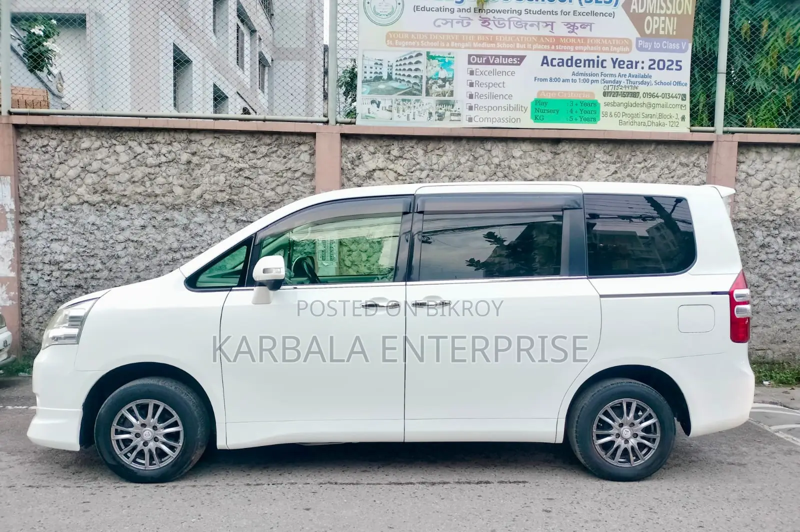 Toyota Noah 2.0 143hp FWD (8 Seater) 2011 Pearl