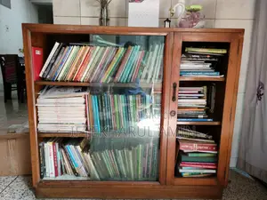 বুক শেলফ কাঠের