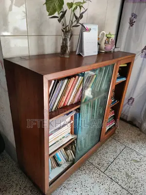 বুক শেলফ কাঠের