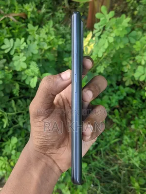 আইকিউও 128 জিবি