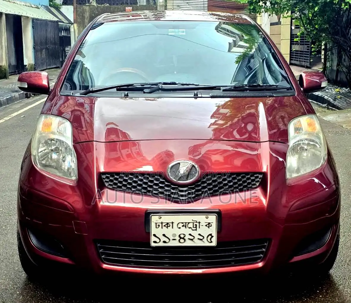 Toyota Vitz 1.0 Front-Wheel Drive 5-Door 2010 Maroon