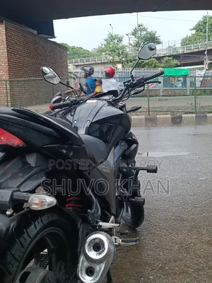সুজুকি জিক্সার ২০২৩ ব্ল্যাক