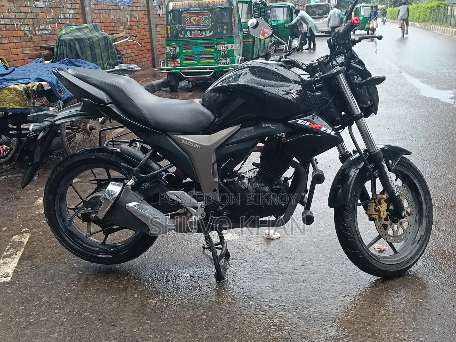 সুজুকি জিক্সার ২০২৩ ব্ল্যাক