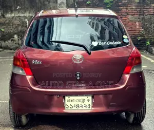 Toyota Vitz 1.0 Front-Wheel Drive 5-Door 2010 Maroon