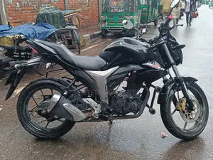 সুজুকি জিক্সার ২০২৩ ব্ল্যাক