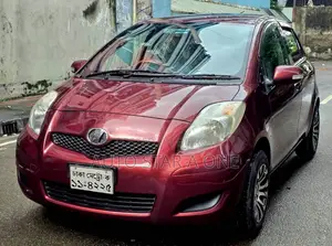 Toyota Vitz 1.0 Front-Wheel Drive 5-Door 2010 Maroon