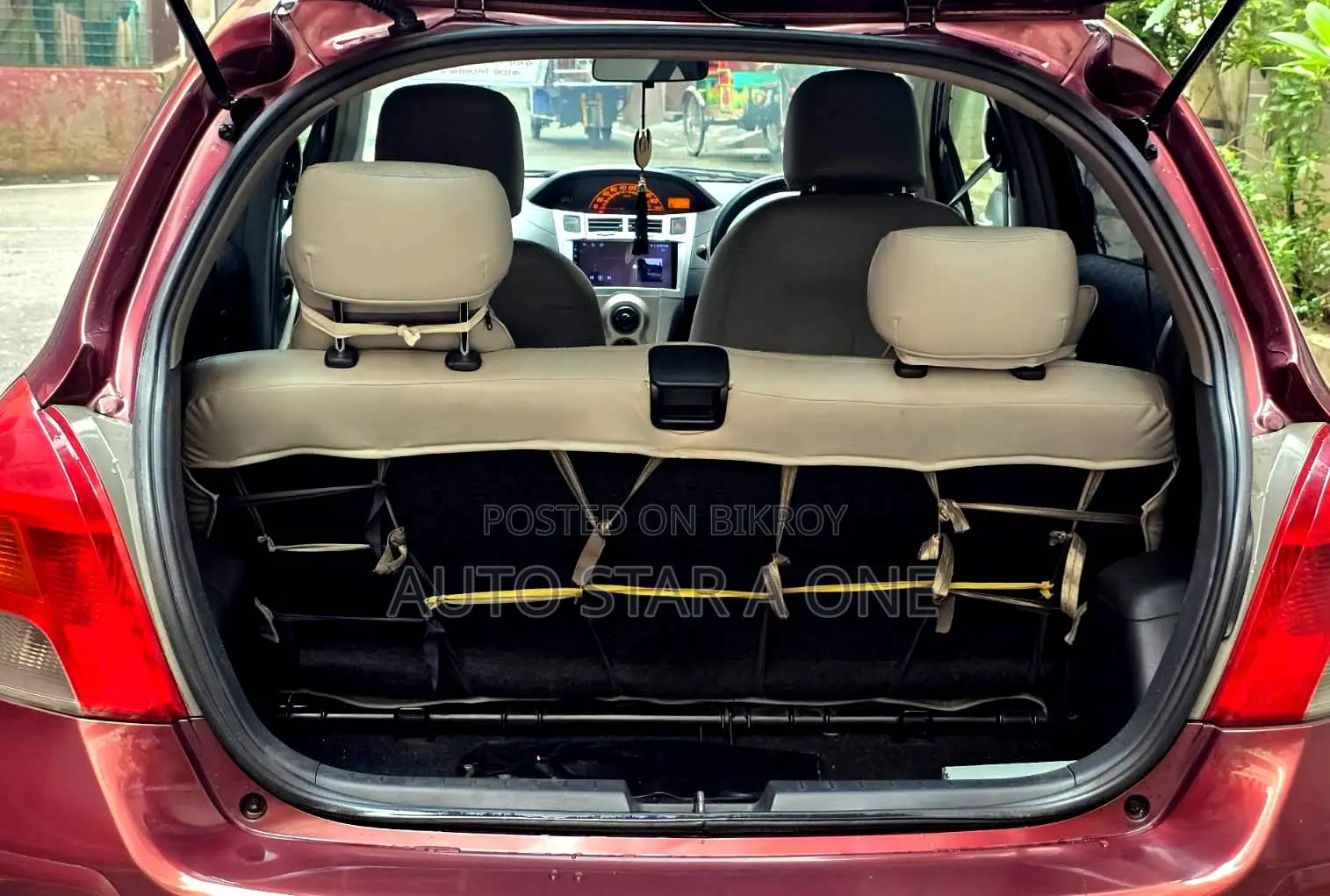 Toyota Vitz 1.0 Front-Wheel Drive 5-Door 2010 Maroon