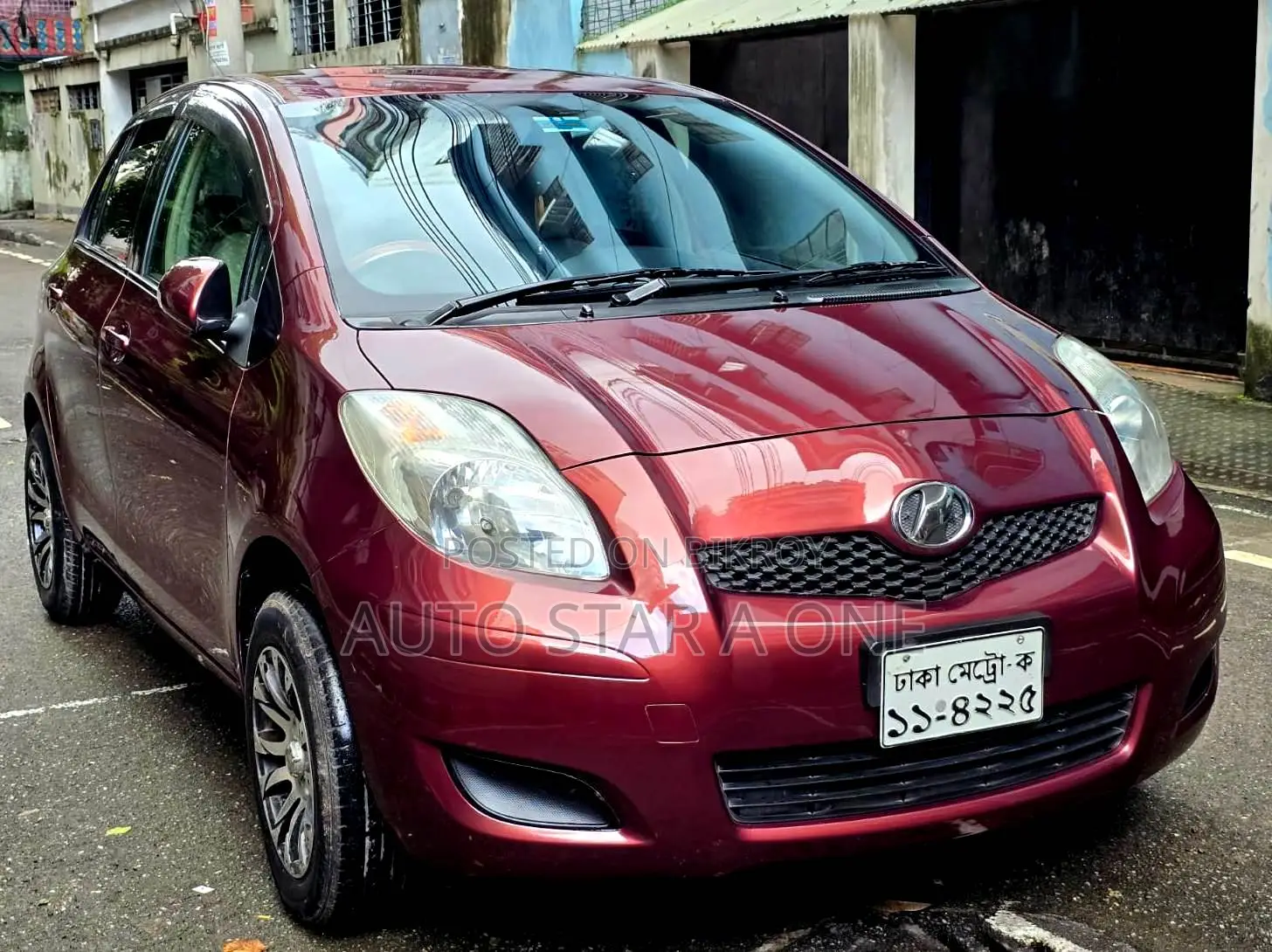 Toyota Vitz 1.0 Front-Wheel Drive 5-Door 2010 Maroon