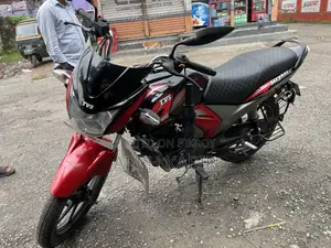 টিভিএস স্ট্রাইকার ১২৫ ২০২২ লাল