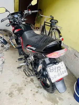 টিভিএস স্ট্রাইকার ১২৫ ২০২২ লাল